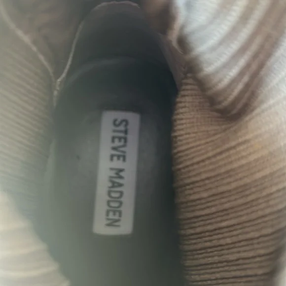 Steve Madden EUC Kiley Chelsea Suede Ankle Boots - Picture 10 of 14